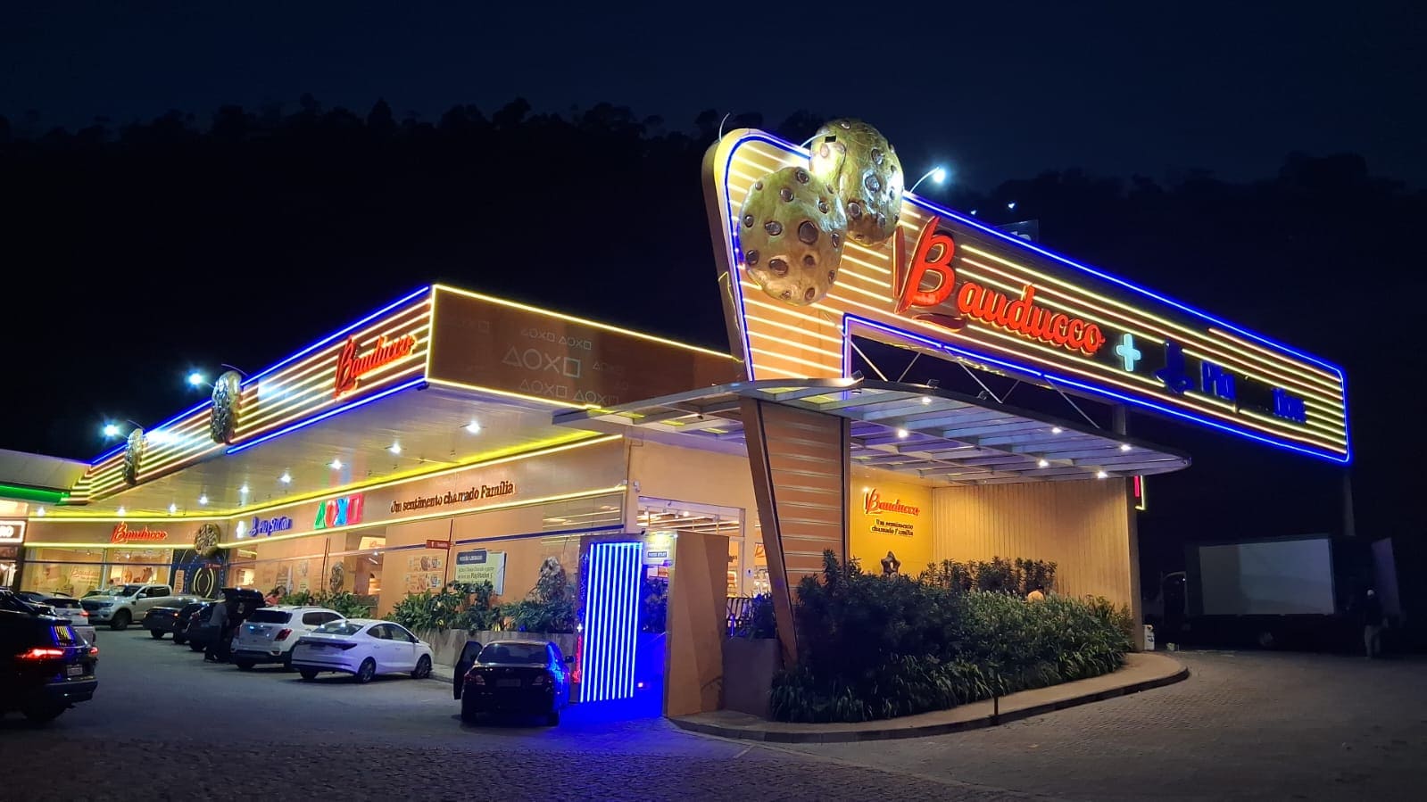 FACHADA BAUDUCCO + PLAYSTATION 4